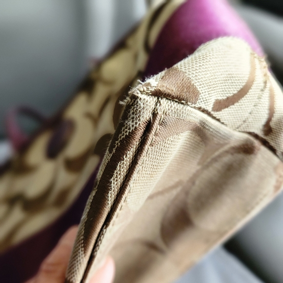 Authentic Coach Signature C Canvas with Purple Leather Trim - Picture 2 of 15